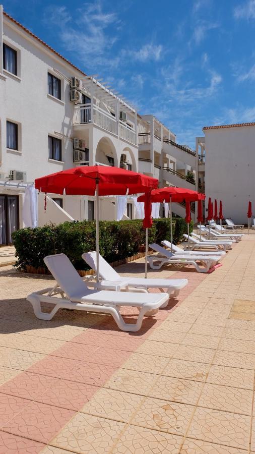 Amore Hotel Apts Paralimni Exteriér fotografie